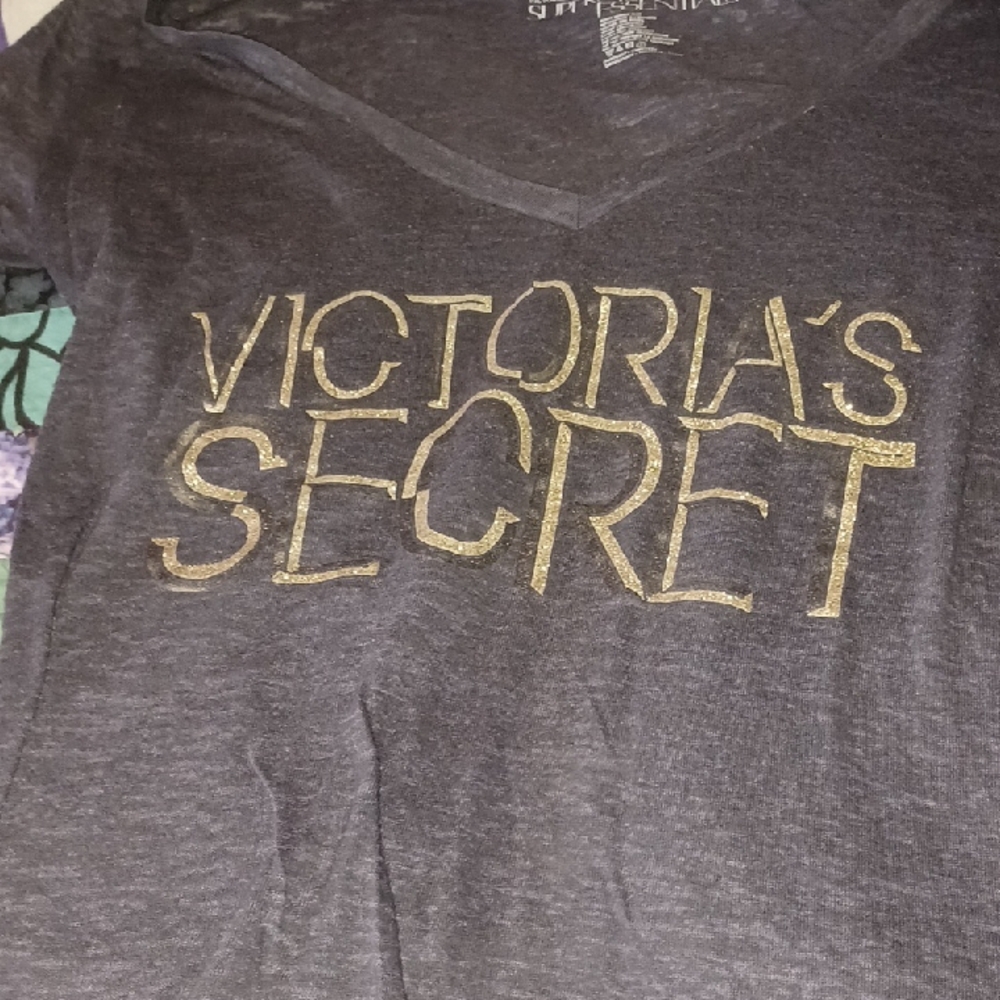4/$10 V.S S.S T-Shirt Small